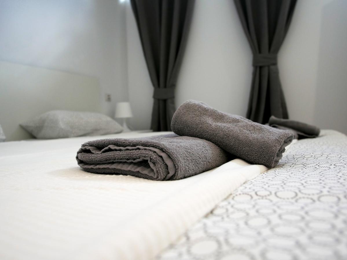 Perla Seven Apartments And Rooms Playa de Palma  Bagian luar foto